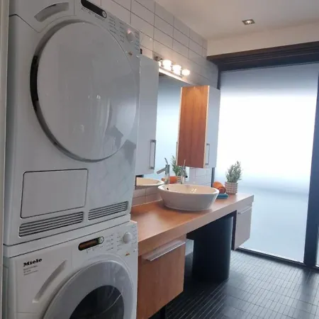 The Seaview - Harbour! Apartment