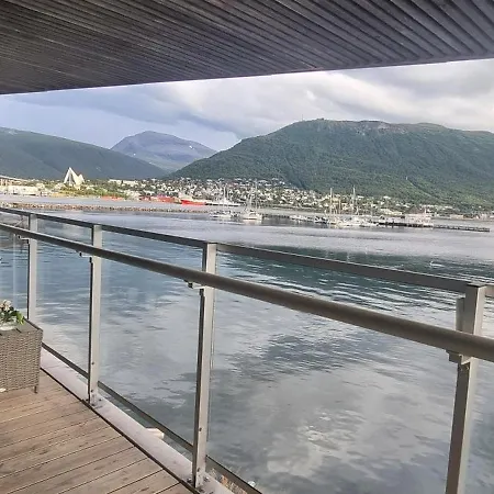 The Seaview - Harbour! *