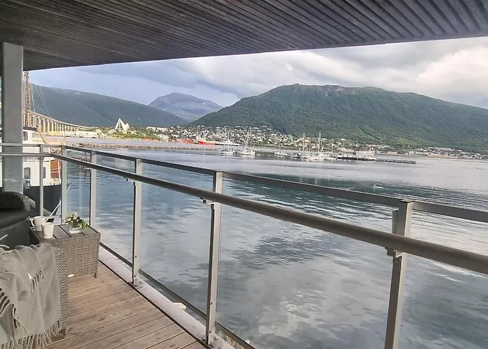 The Seaview - Harbour! *