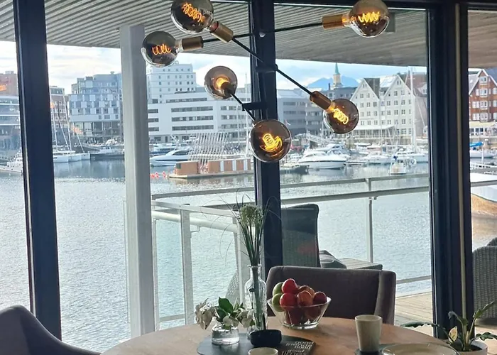 The Seaview - Harbour!