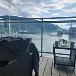 The Seaview - Harbour! * ترومسو